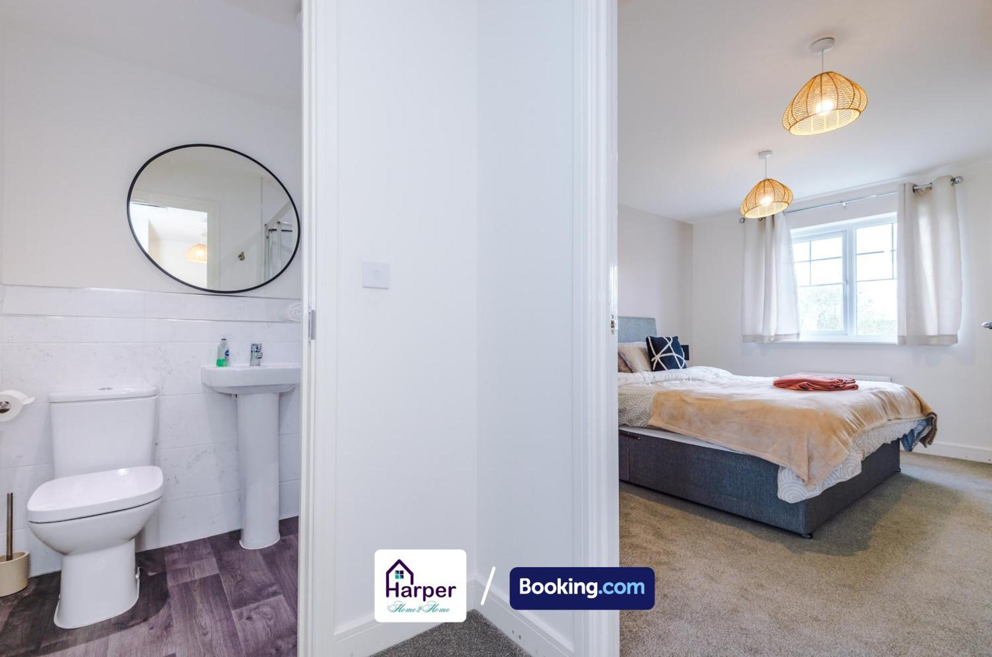 Prime Location 3 Storey By Harperletting Short Lets & Serviced Accommodation Chester With Driveway Long Or Short Stays Hough Green 外观 照片